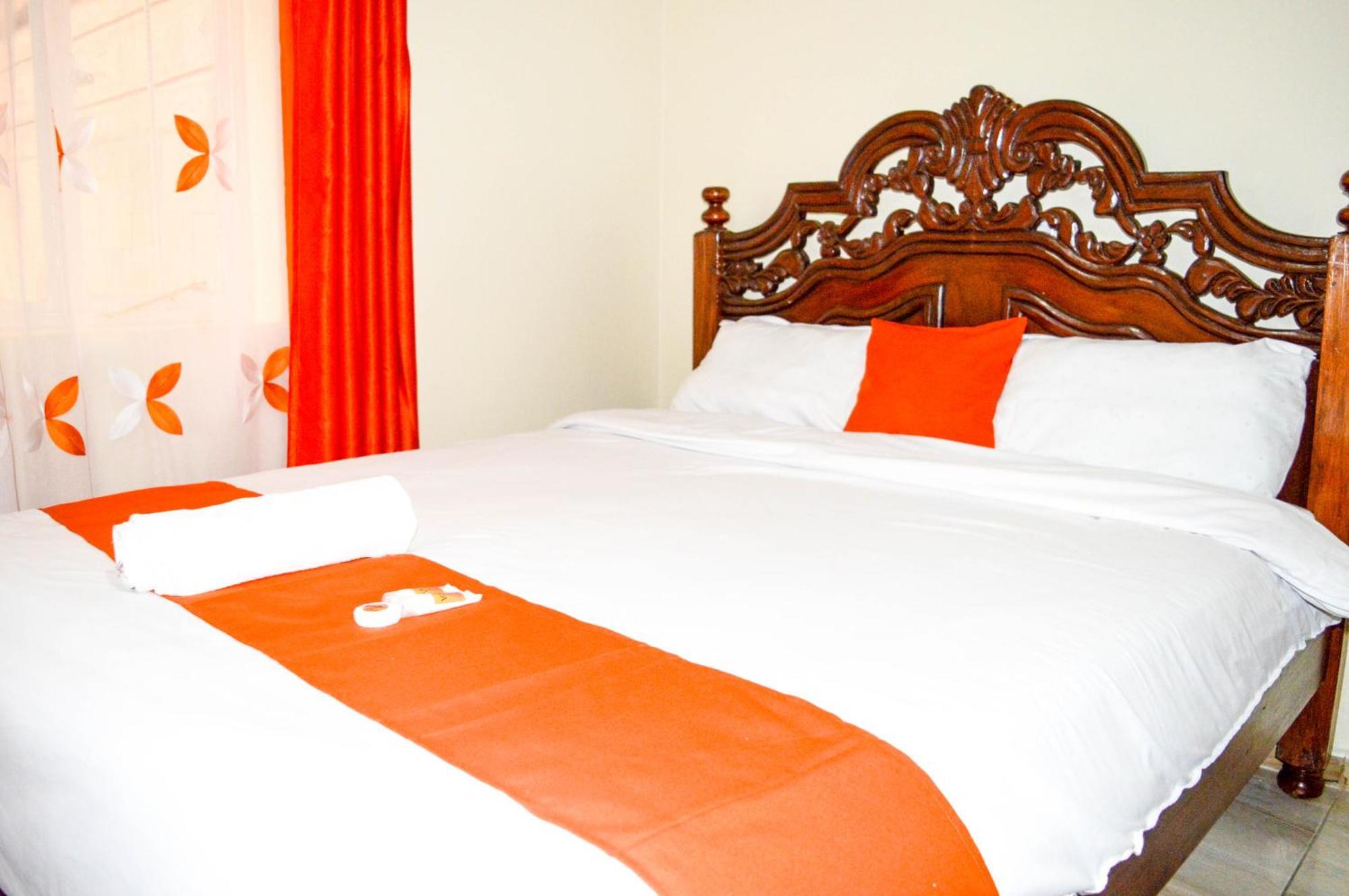 Apartment Roma - Prestigious Lifestyle 2 Bedroom Ensuite Opp Garden Mall