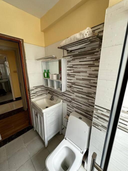 Luxury Two Bedroom In Kilimani * Nairobi