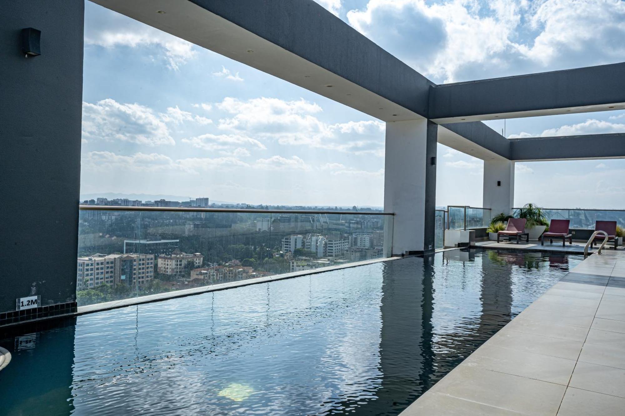 Escada & 2-bedroom, Rooftop Swimming Pool, Gym, Workspace, Wonderiss Homes Westland Living Apartment *