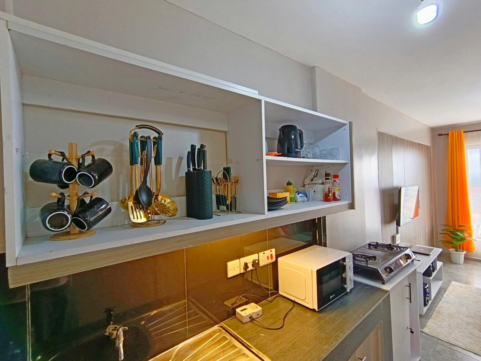 Modern 1Br Apartment With Stunning City Views - Free Parking & Wifi *