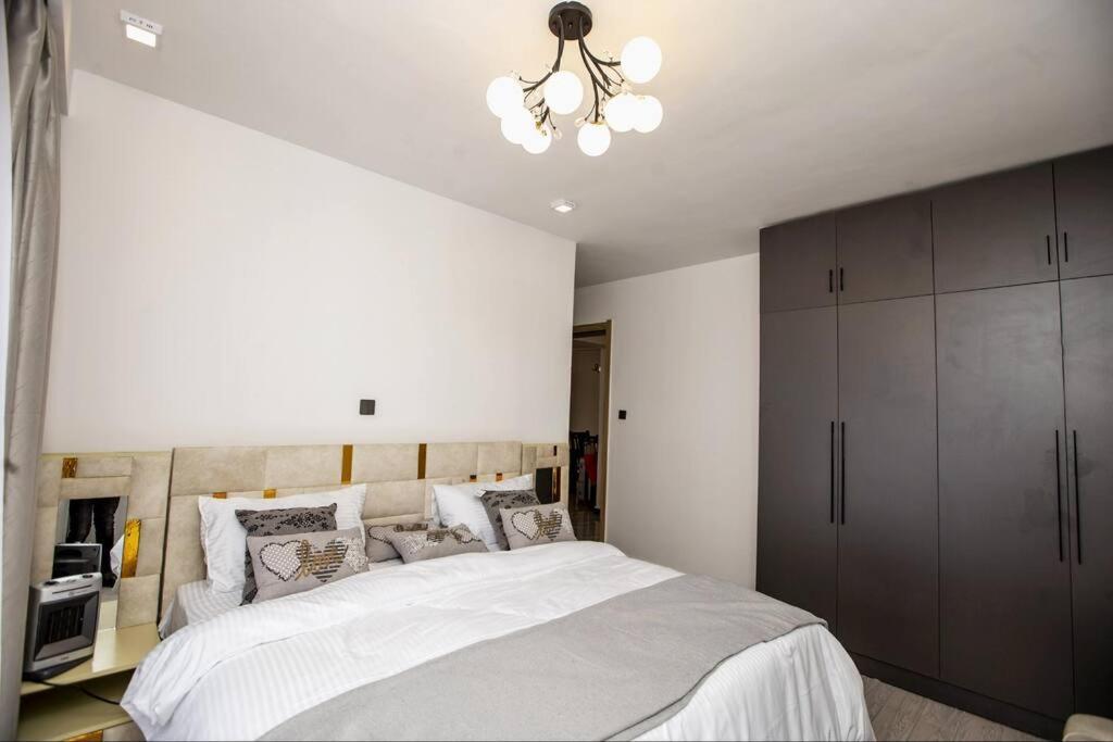 Modern Oasis In The Heart Of Kilimani: Your Ideal Retreat *