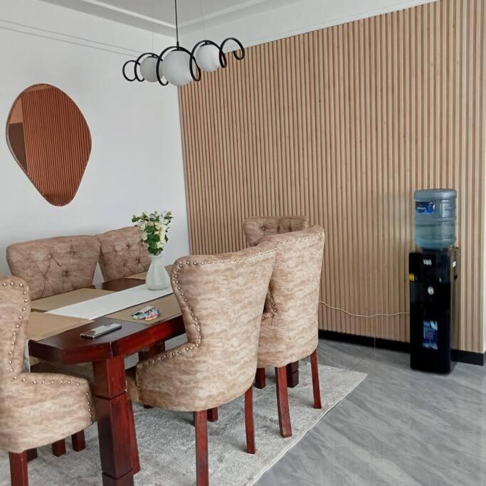 Spacious,3bed,3bath Sleeps 6! Close To Yaya Center Apartment *