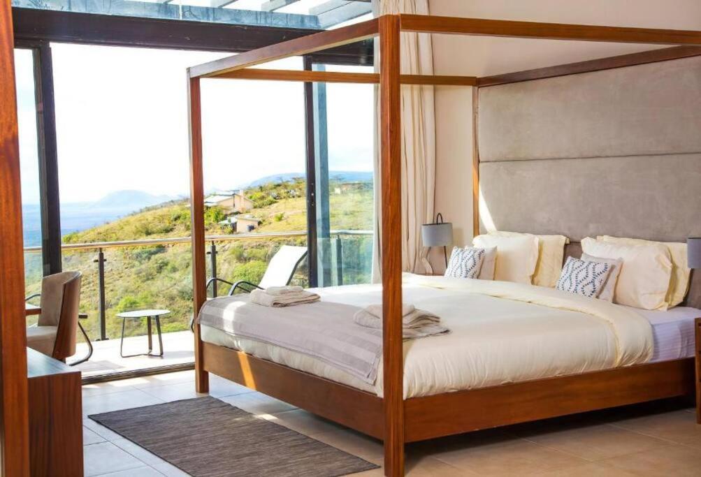 Villa Glass House At Champagne Ridge By Yourhost Nairobi