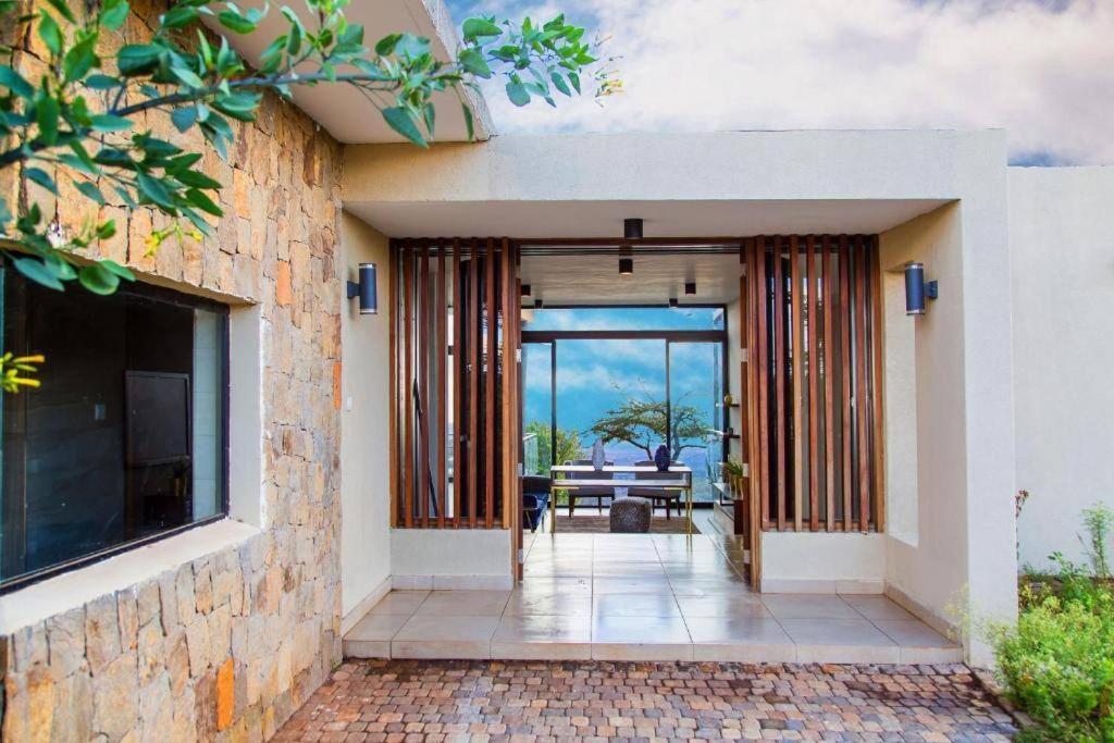 Glass House At Champagne Ridge By Yourhost Villa Nairobi