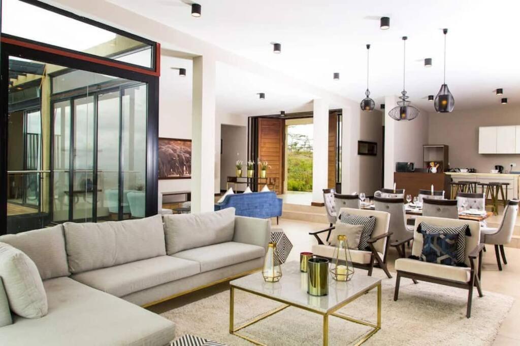 Glass House At Champagne Ridge By Yourhost