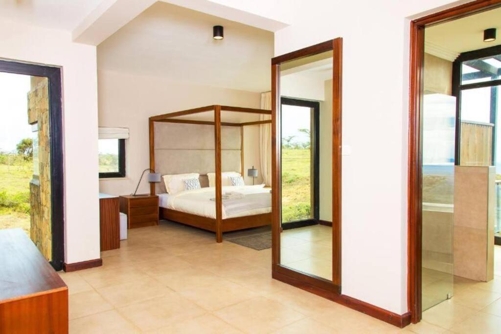 Villa Glass House At Champagne Ridge By Yourhost Nairobi