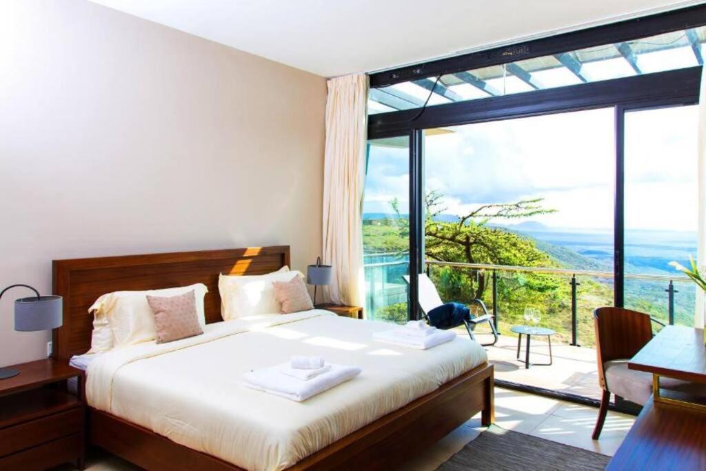 Glass House At Champagne Ridge By Yourhost Nairobi