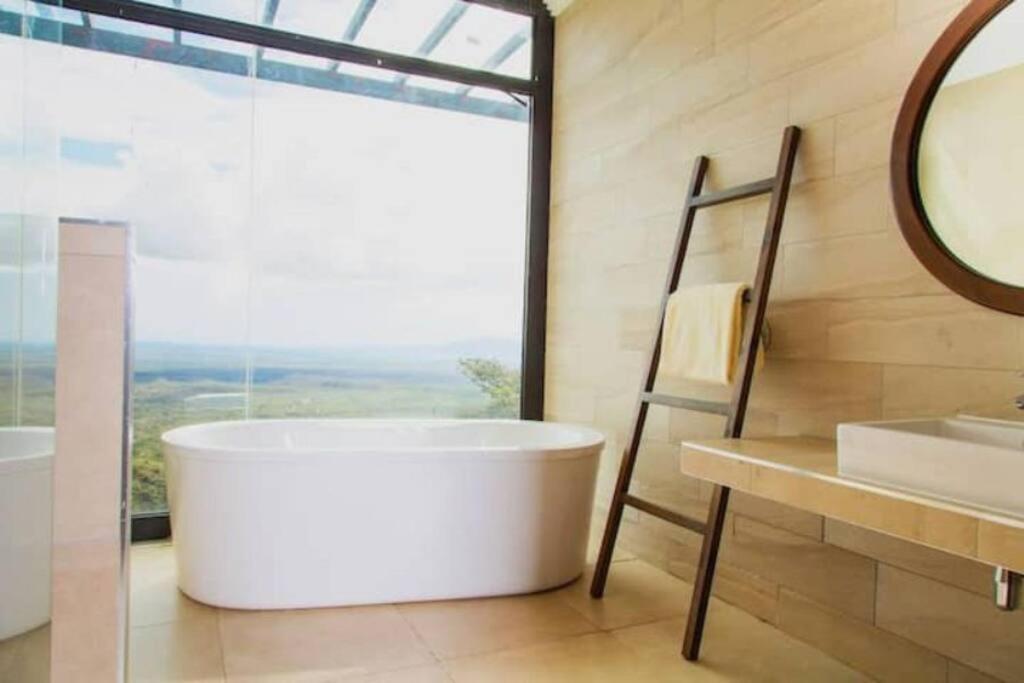 Glass House At Champagne Ridge By Yourhost Villa