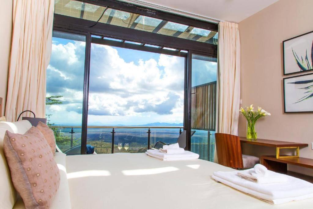 Glass House At Champagne Ridge By Yourhost Nairobi