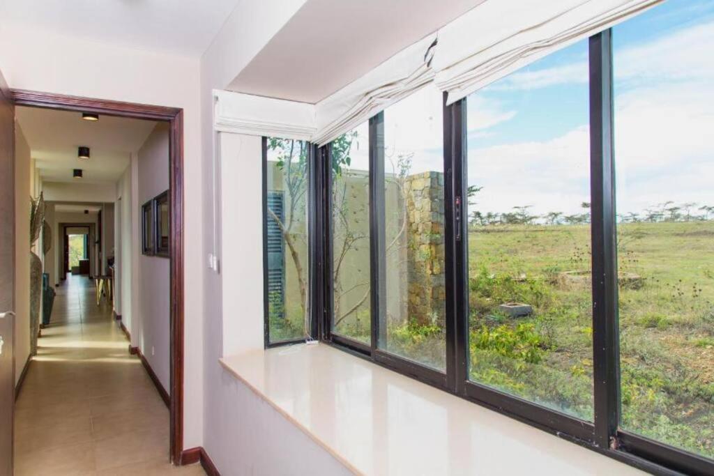 Villa Glass House At Champagne Ridge By Yourhost Nairobi