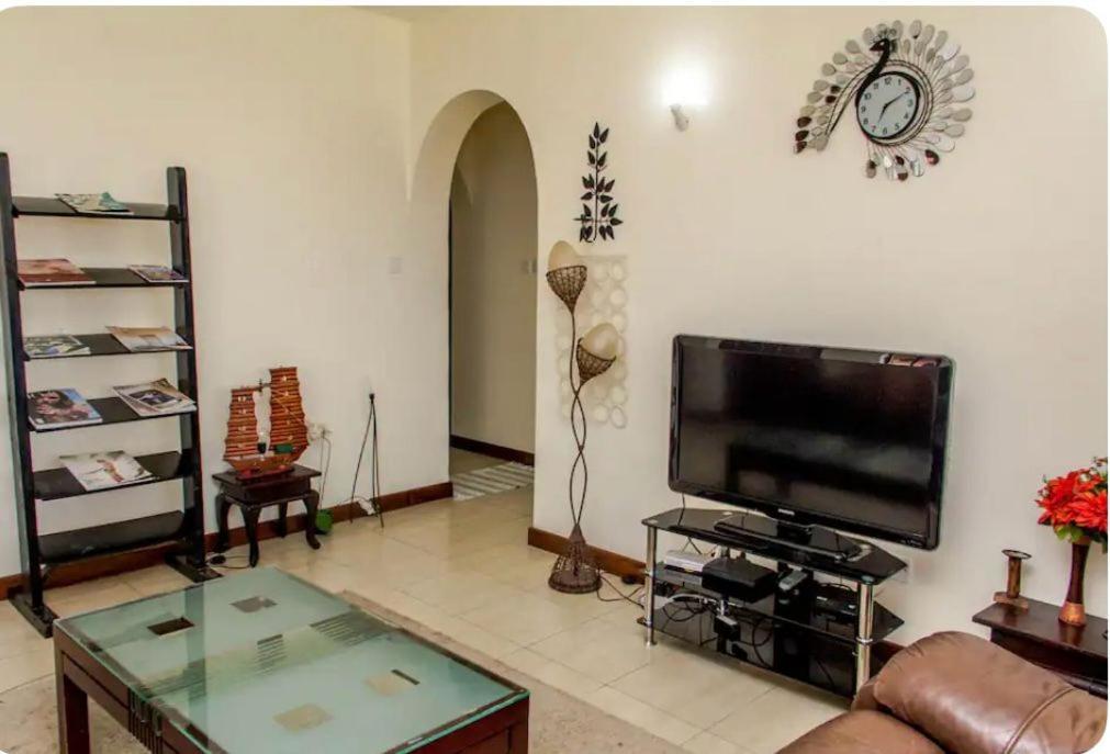 Apartment Nula - Convenience Away From Home- 2 Bedrooms Near Wilson Airport *
