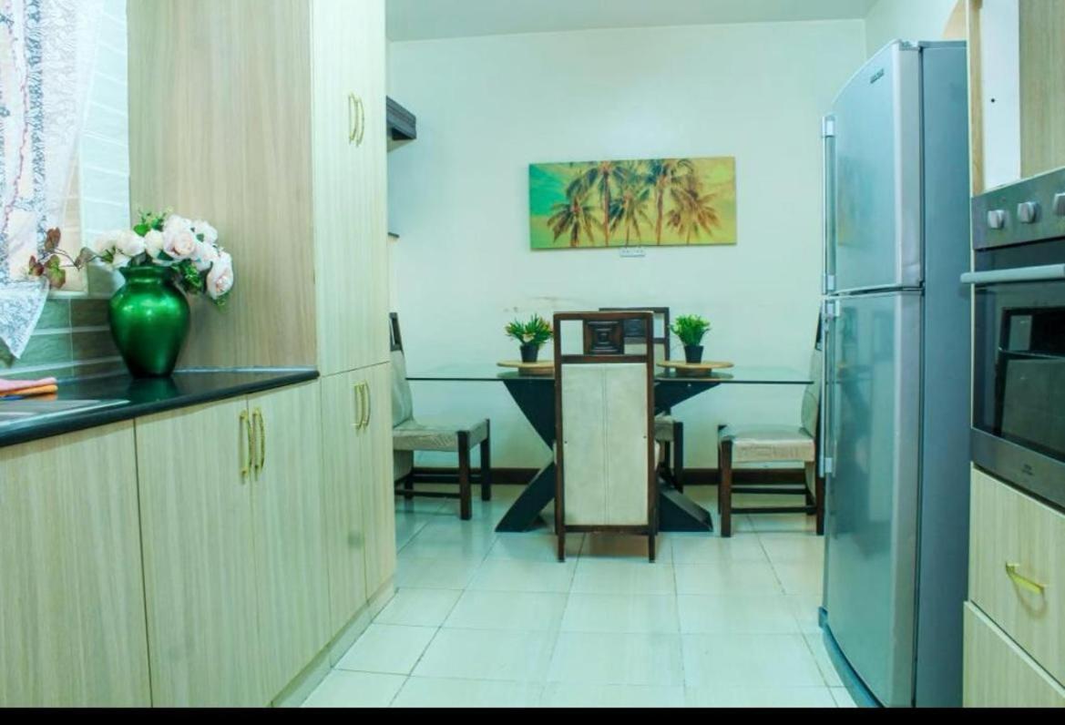 Apartment Nula - Convenience Away From Home- 2 Bedrooms Near Wilson Airport *