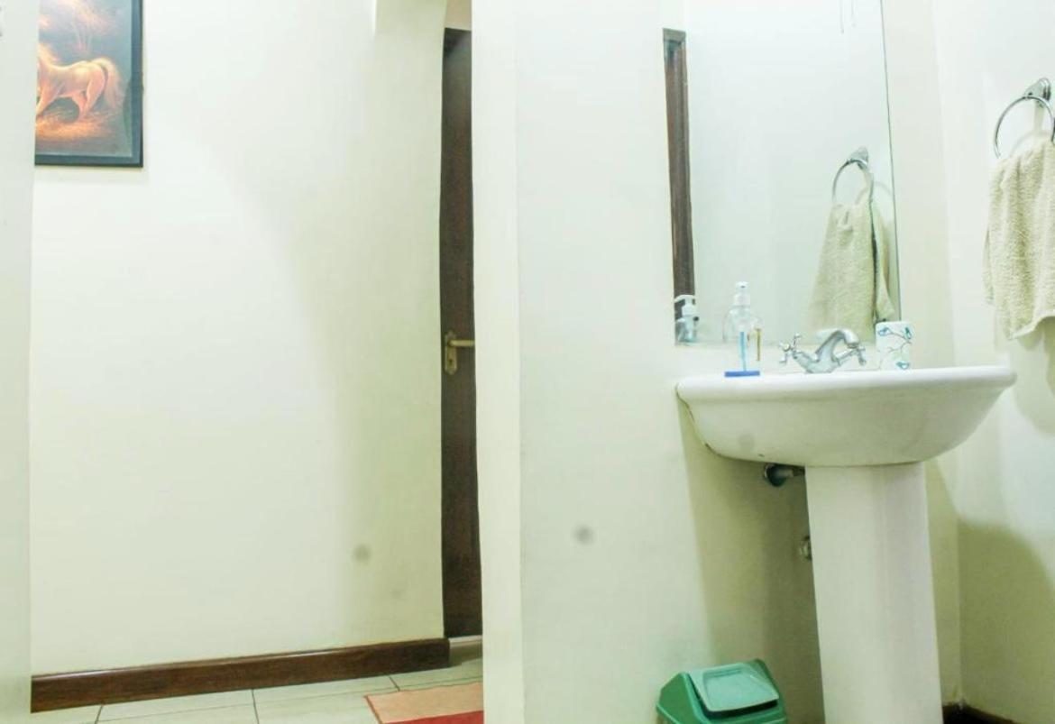 Nula - Convenience Away From Home- 2 Bedrooms Near Wilson Airport Apartment