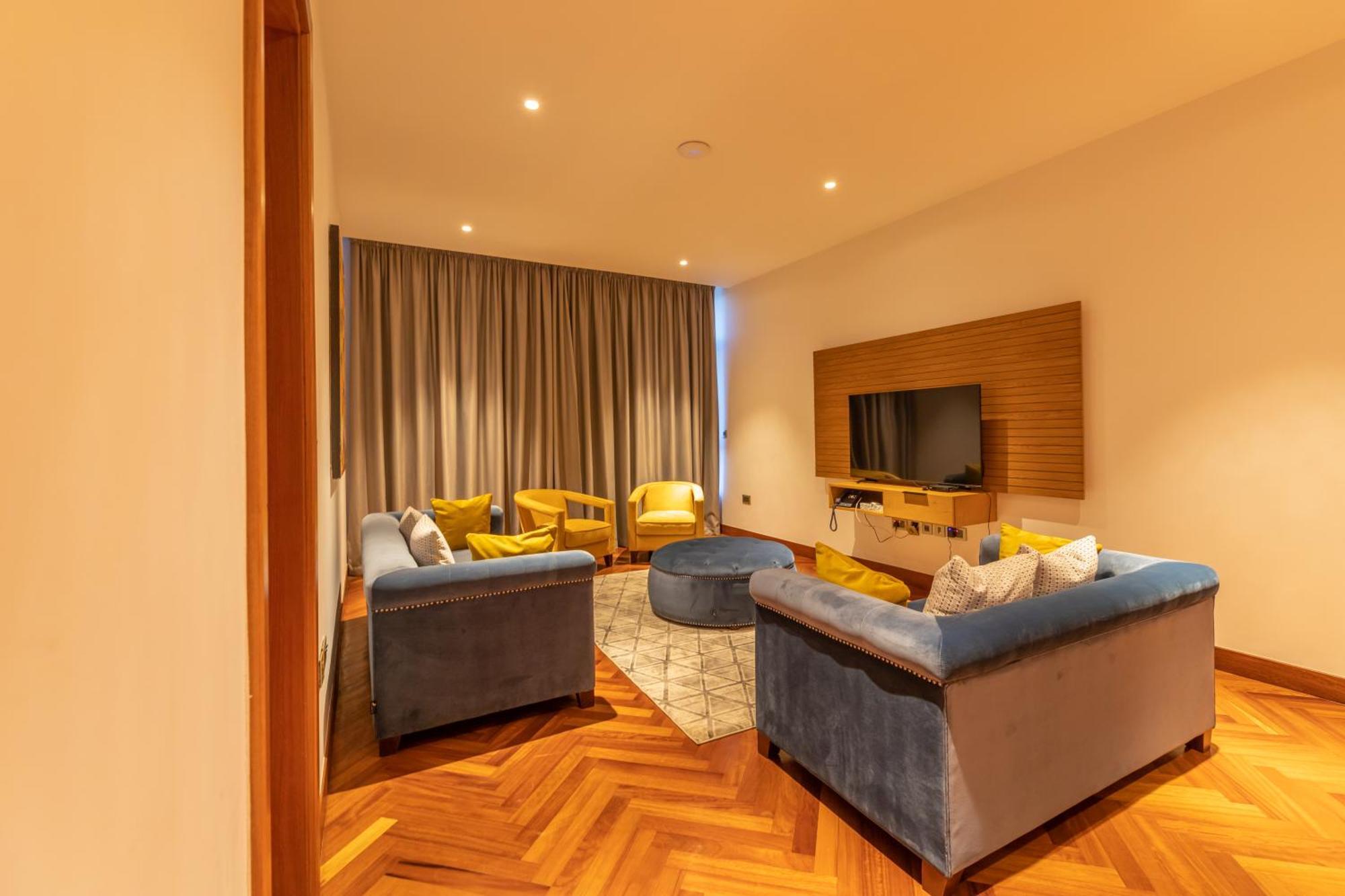 Broadwalk Residency *