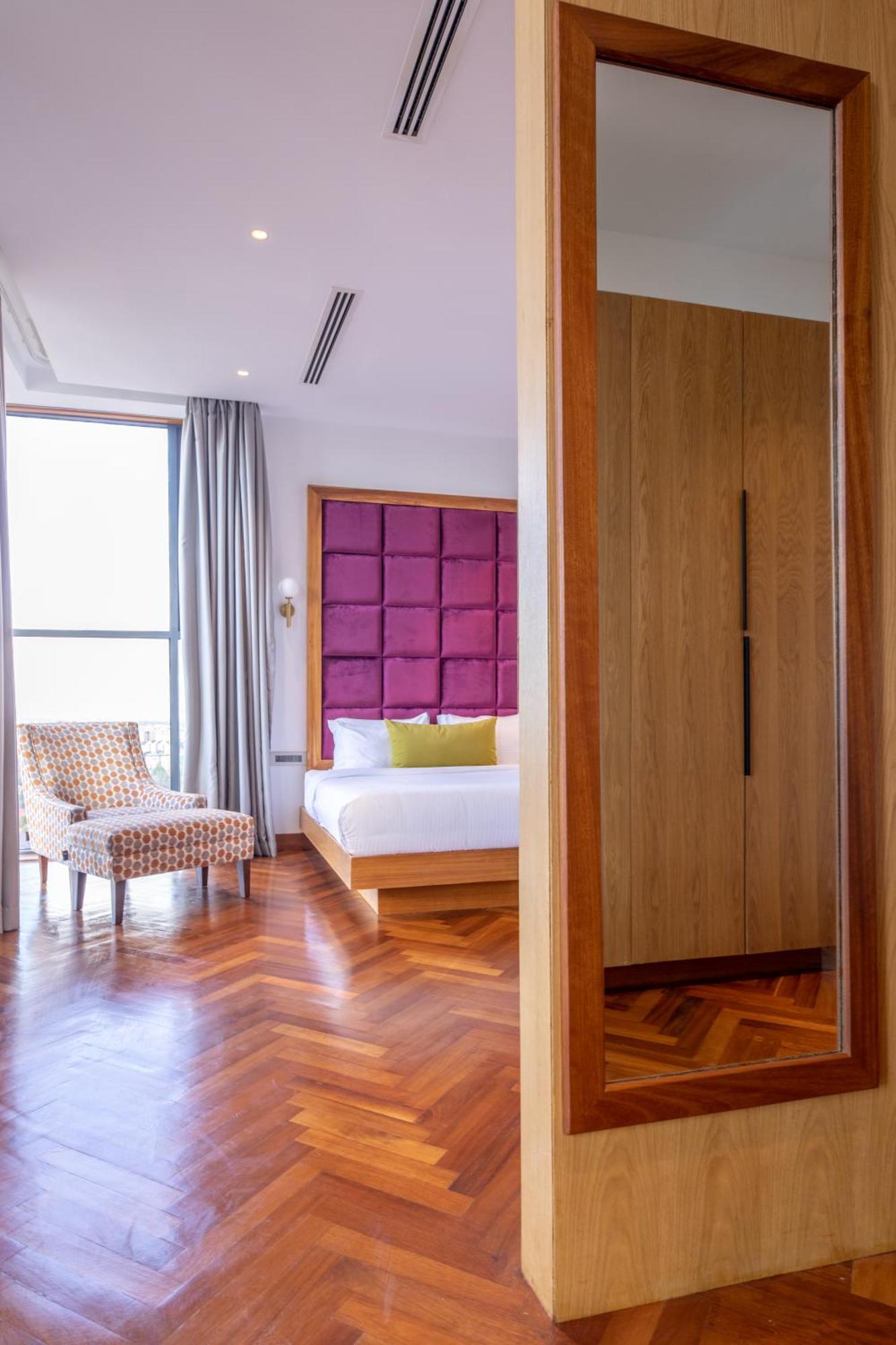 Broadwalk Residency Apartment *