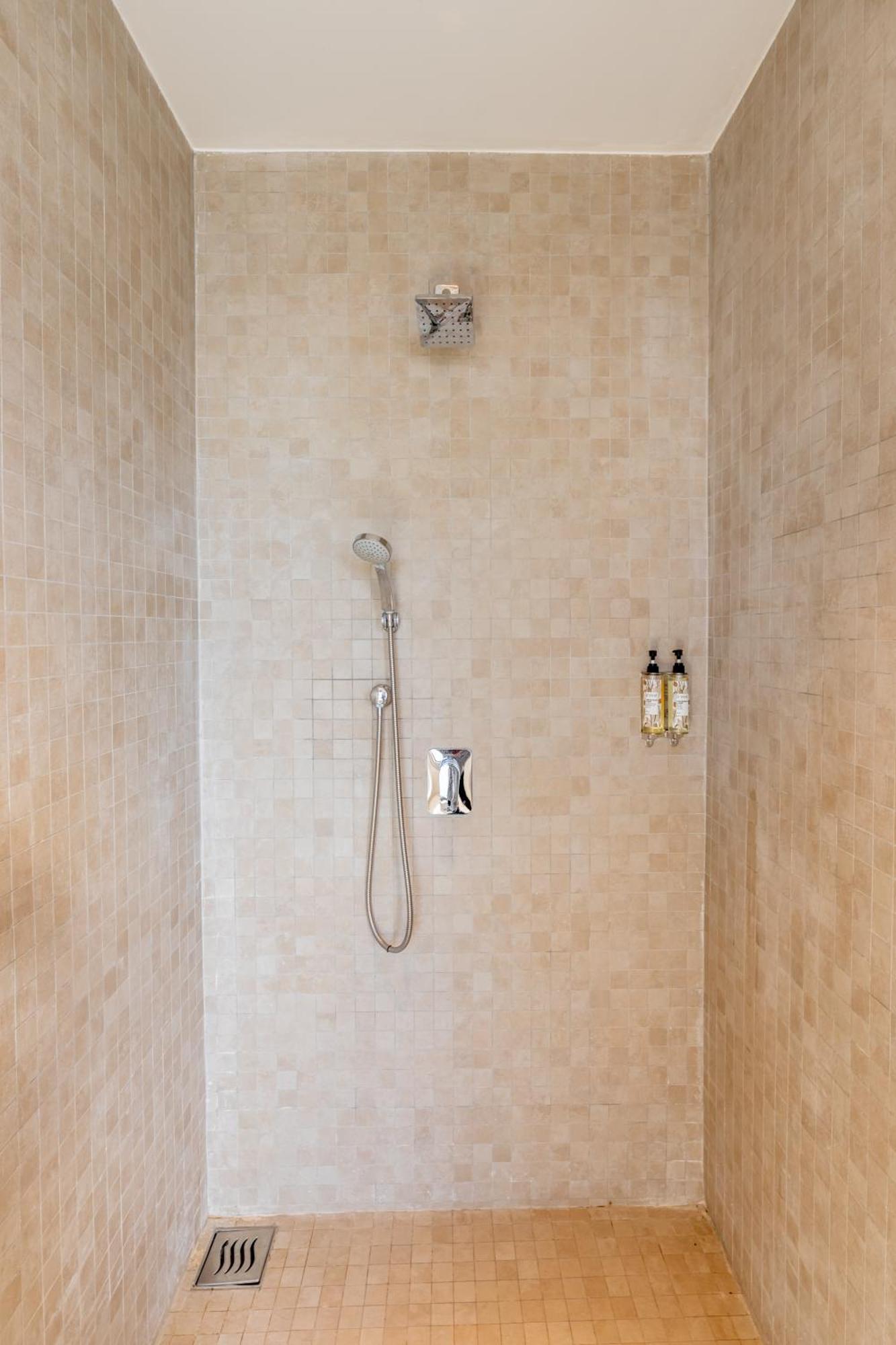 Broadwalk Residency * Nairobi
