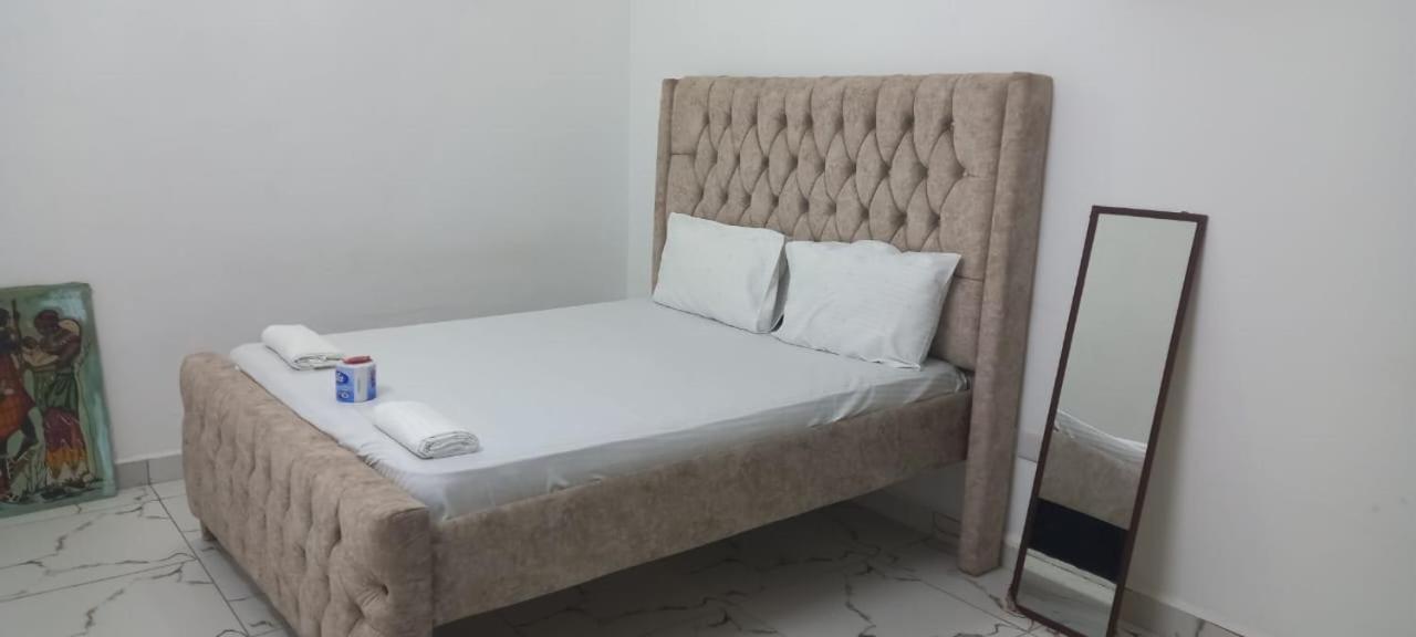 Apartment Furnished *