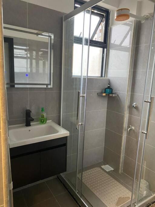 Exquisite Urban In Kilimani By The Manna *