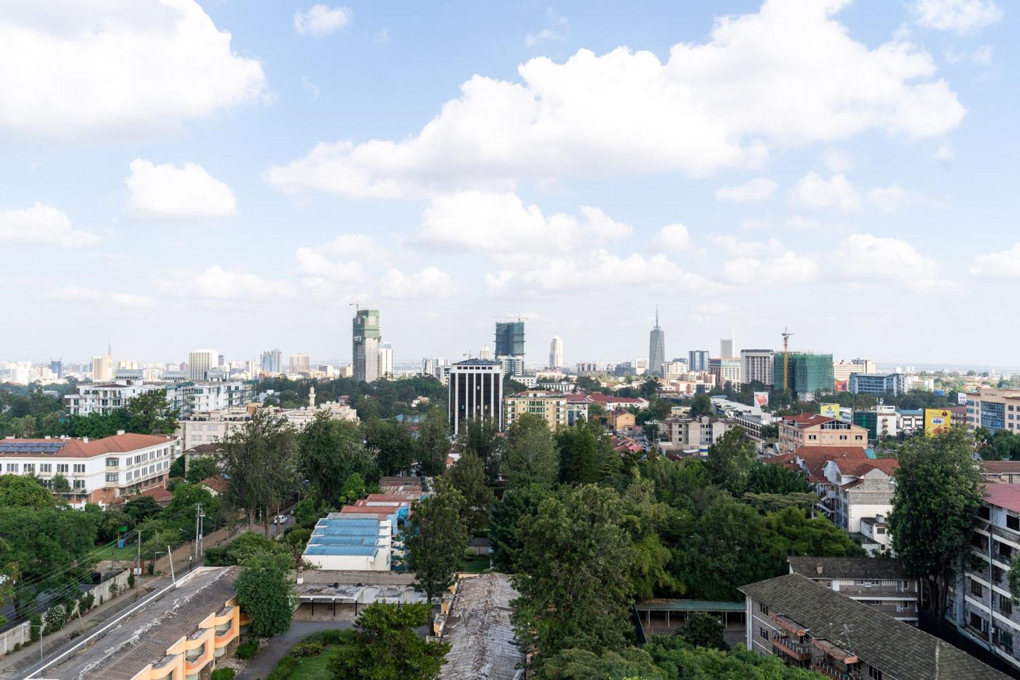 Apartment Luxurious-2 Bedroom With A Swimming Pool In Kilimani Nairobi