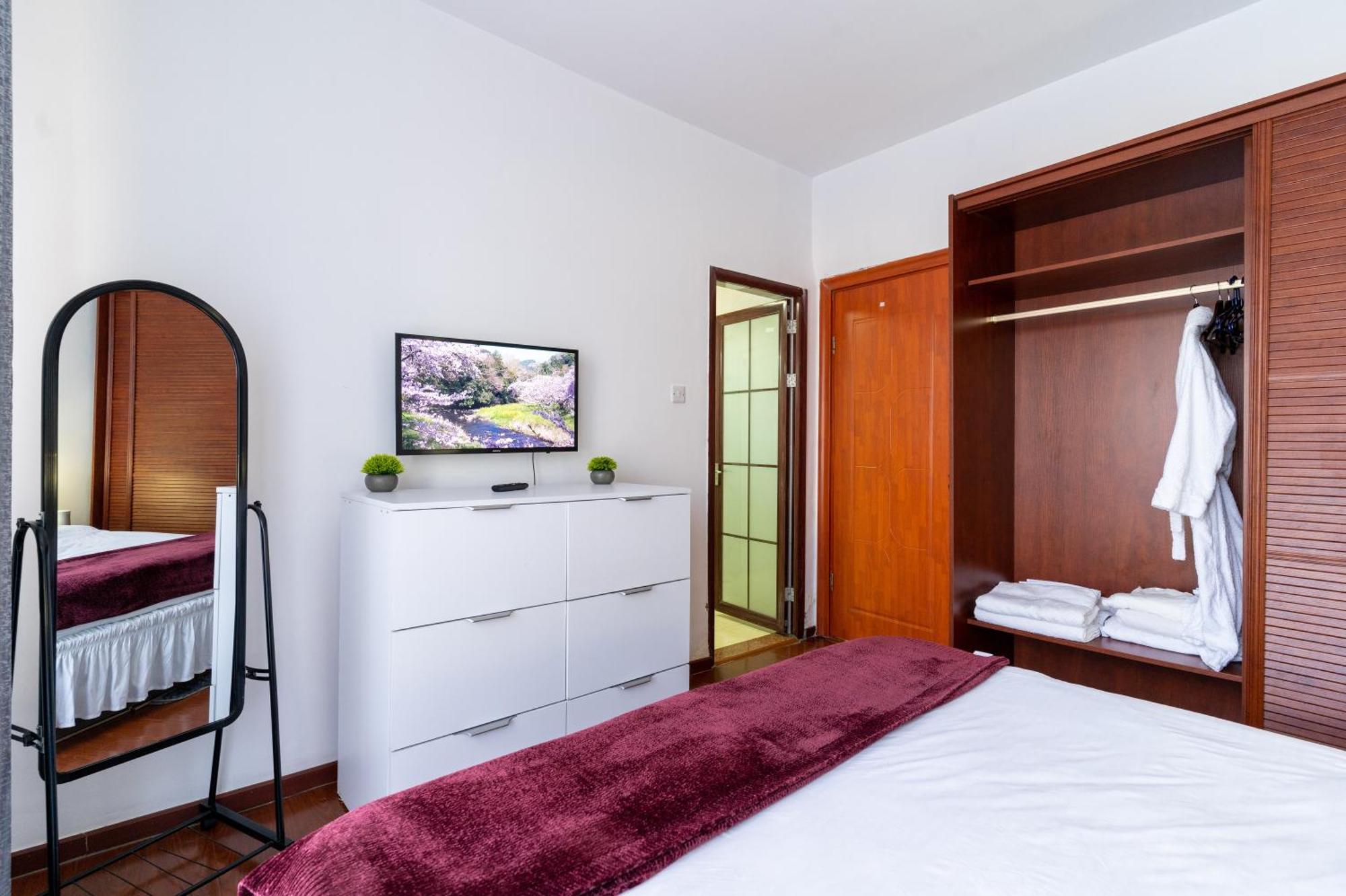 Apartment Luxurious-2 Bedroom With A Swimming Pool In Kilimani Nairobi