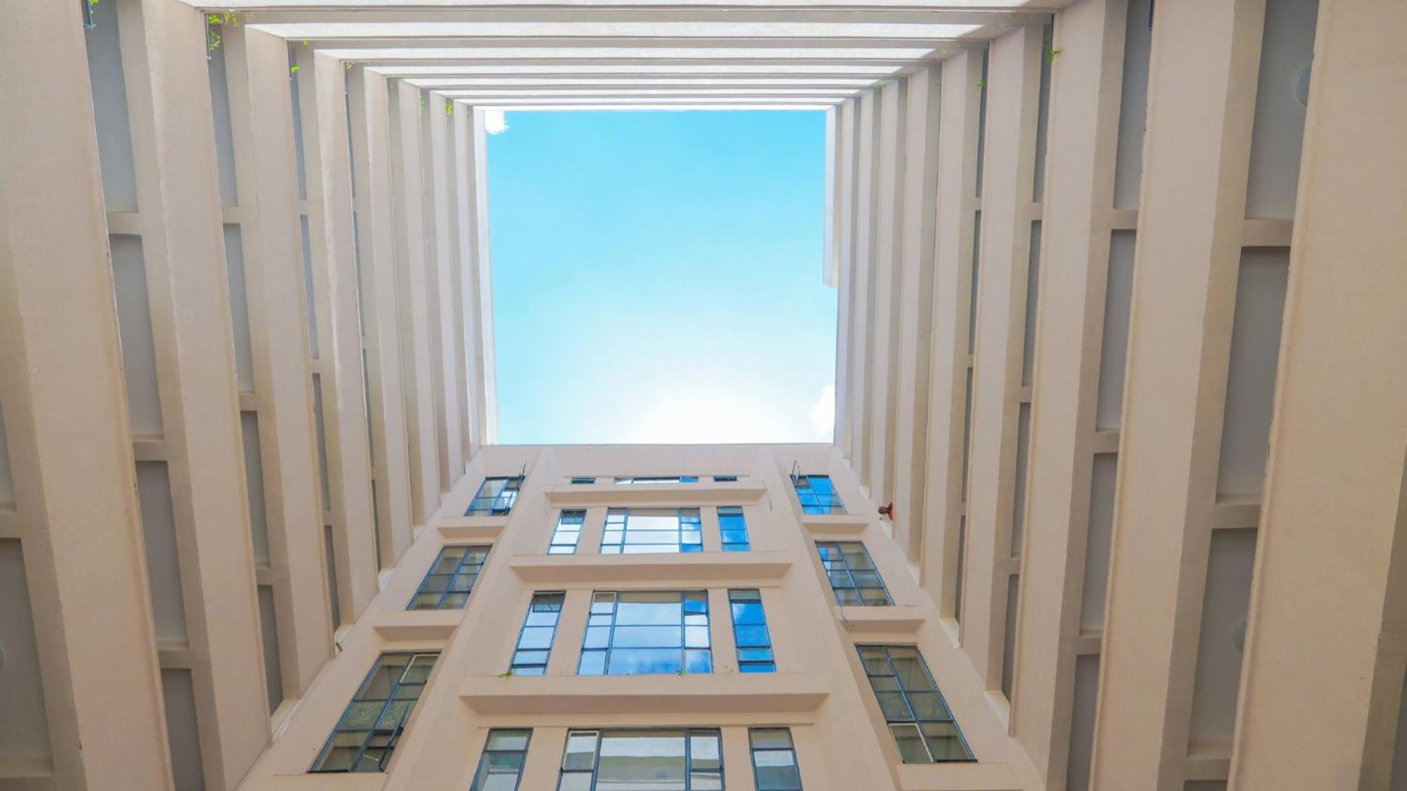 Apartment Modern 1Br Apartment With Stunning City Views - Free Parking & Wifi