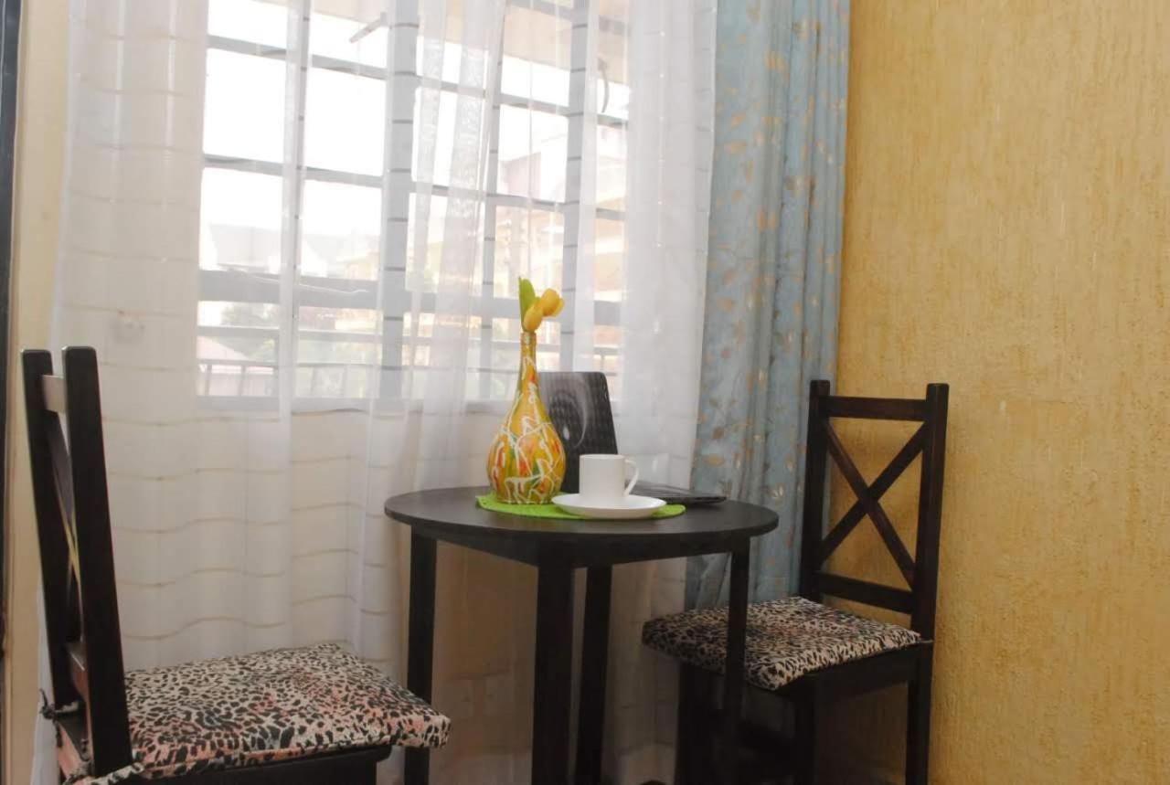 Sherry Homes - Raha Apartment
