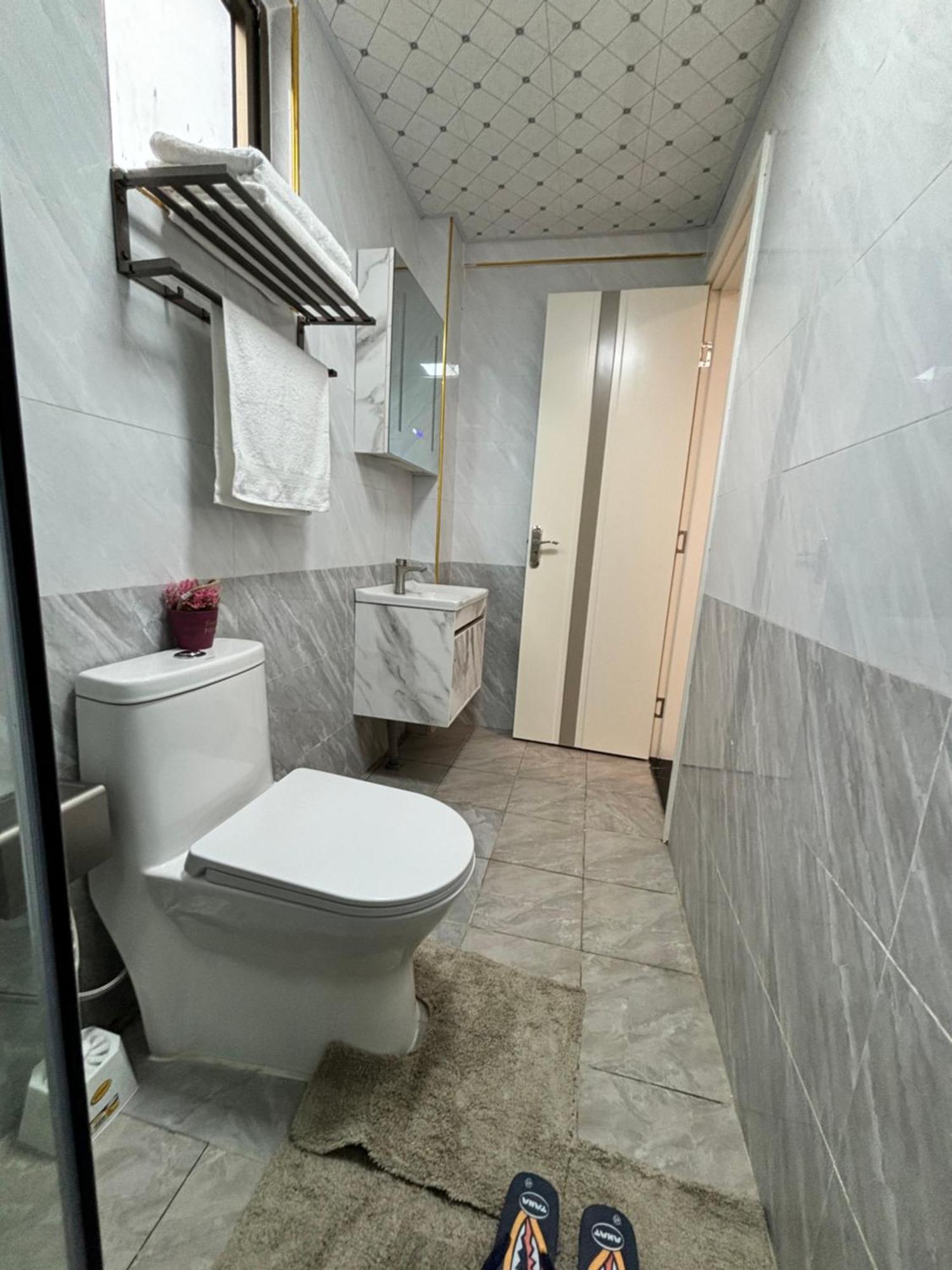 Goldpark Homes Two Bedroom With Golf Simulator & Gym *