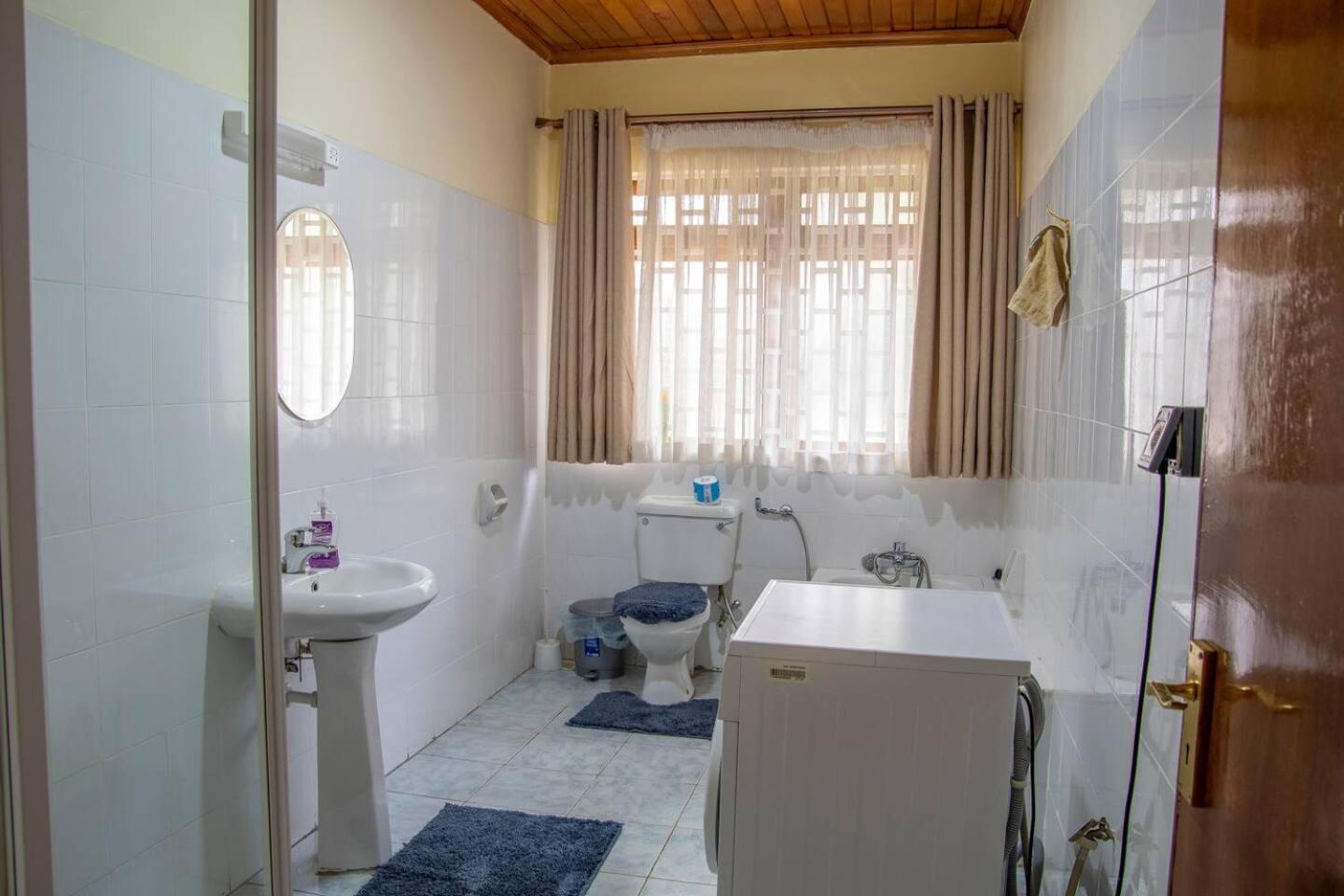 United Nations Bluezone Stunning Spacious Holiday home Nairobi