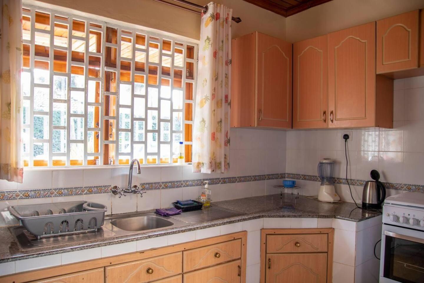 United Nations Bluezone Stunning Spacious Holiday home *