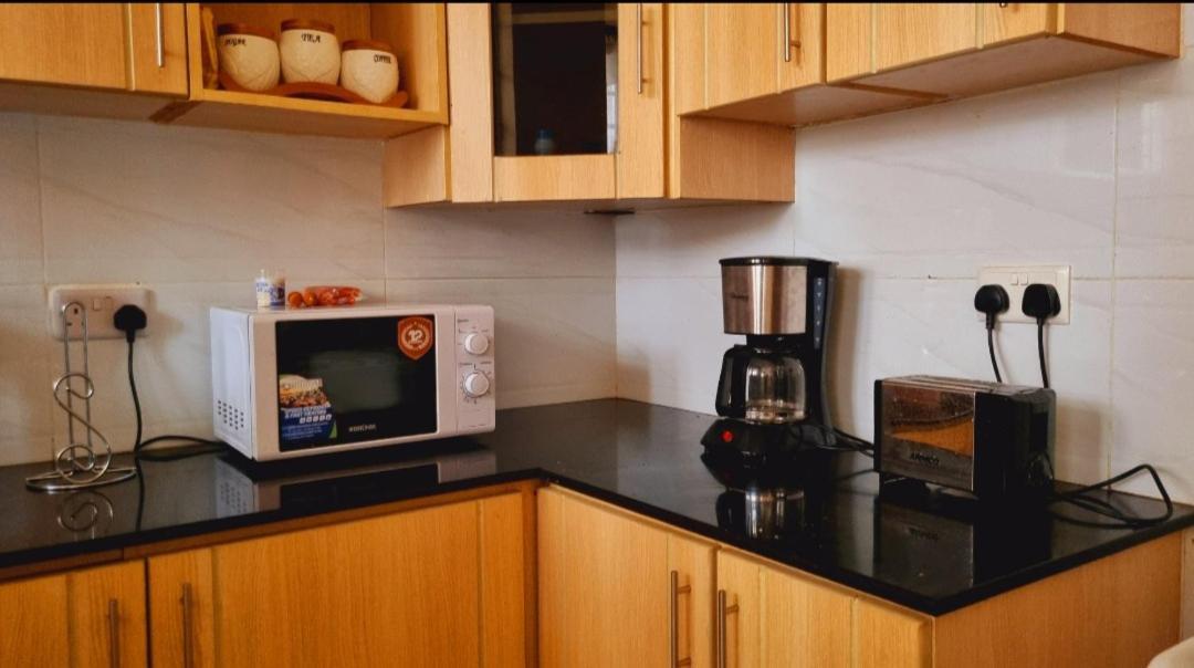 Rossyln Close To Un, Village Market And Two Rivers Mall
