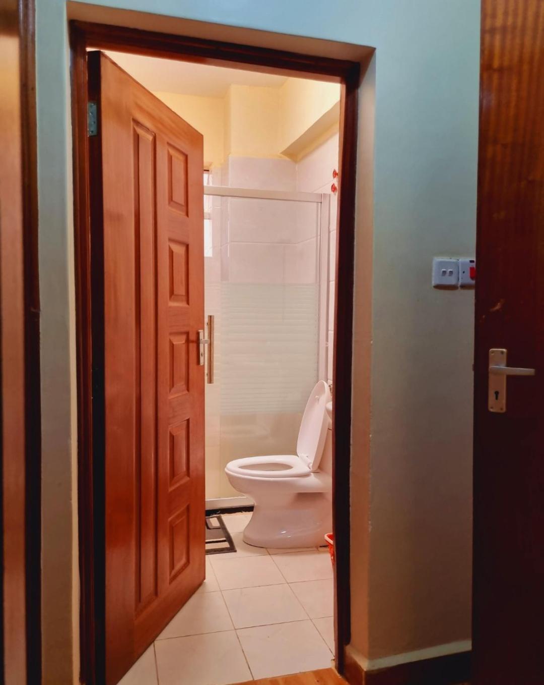 Rossyln Close To Un, Village Market And Two Rivers Mall * Nairobi