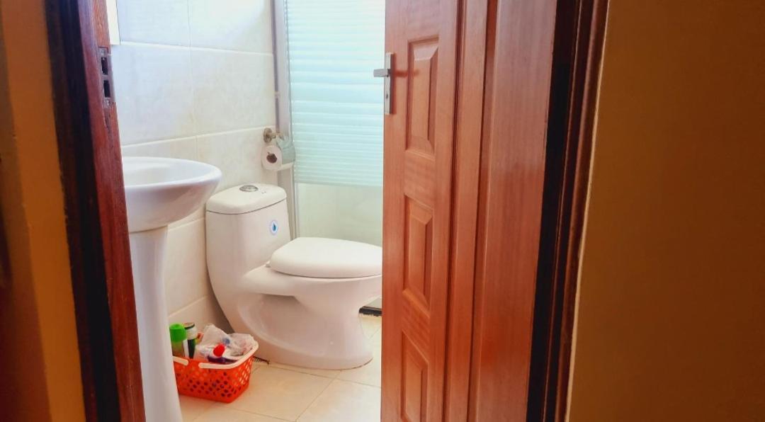 Rossyln Close To Un, Village Market And Two Rivers Mall