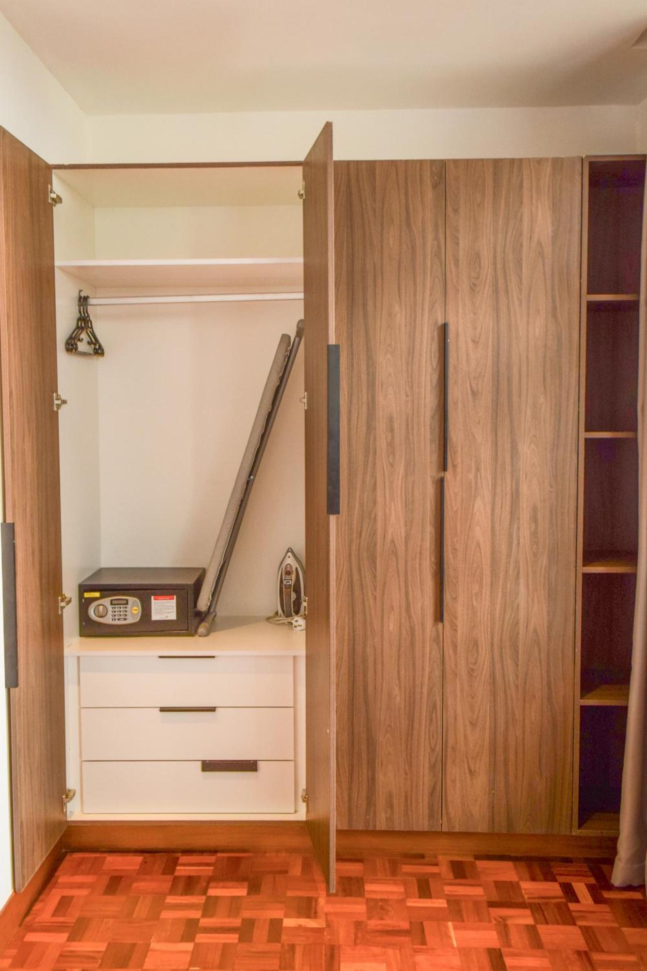 Apartment Broadwalk Residency