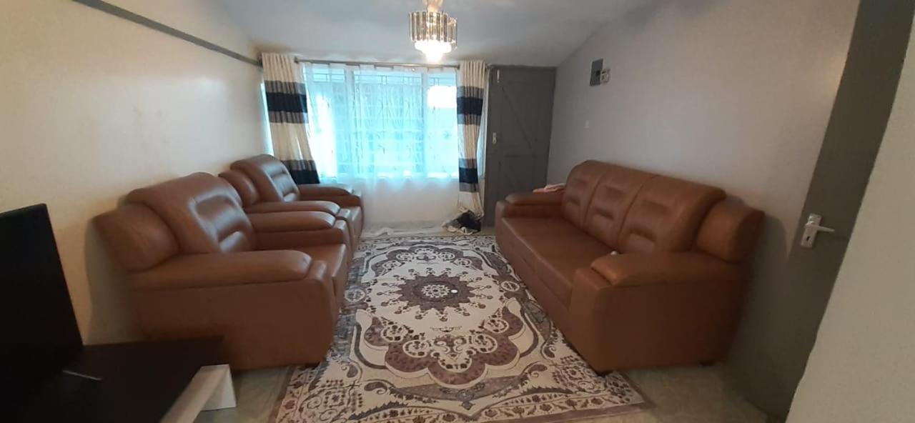 Dennis Pm Comfy Nairobi