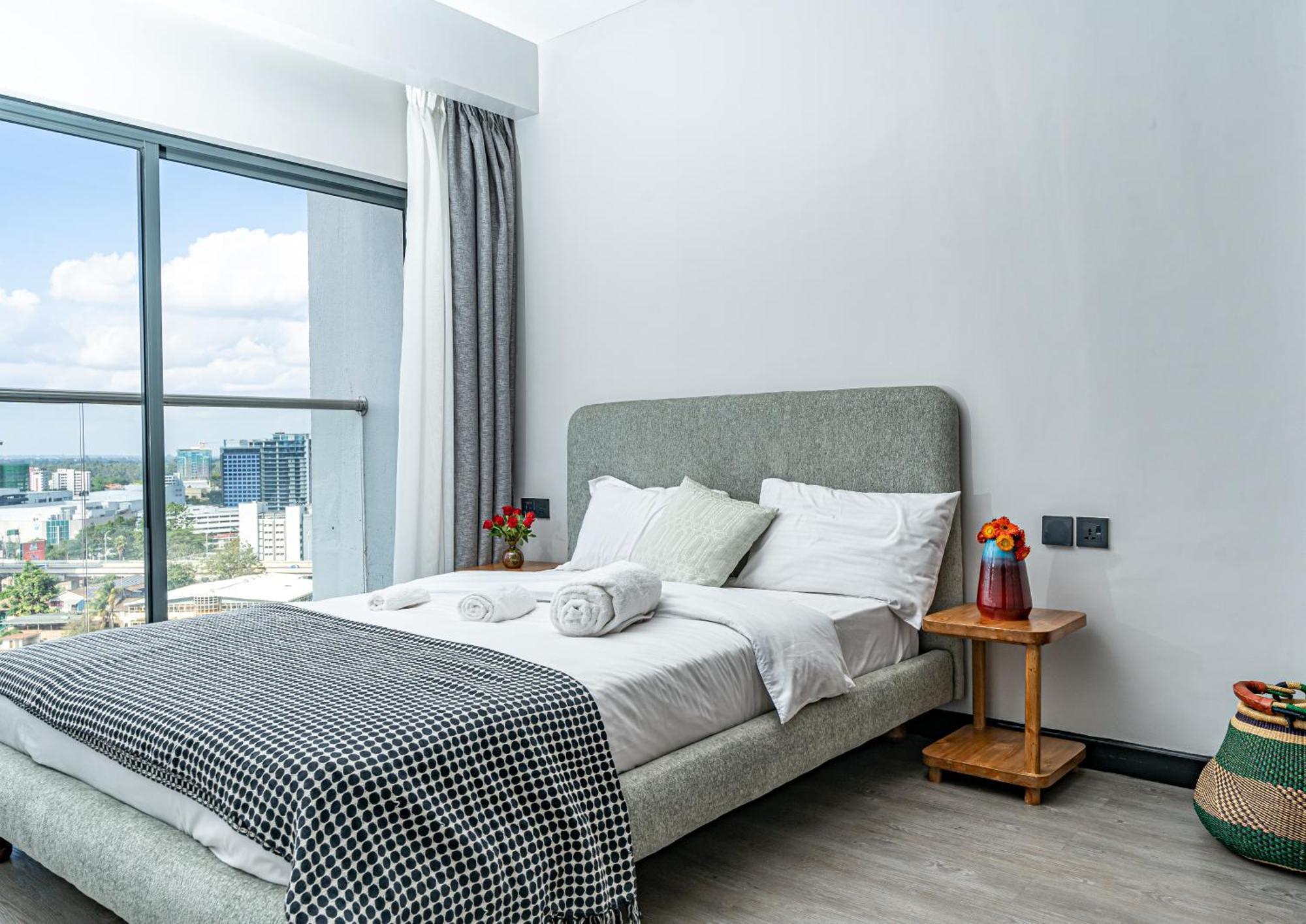Escada & 2-bedroom, Rooftop Swimming Pool, Gym, Workspace, Wonderiss Homes Westland Living Apartment