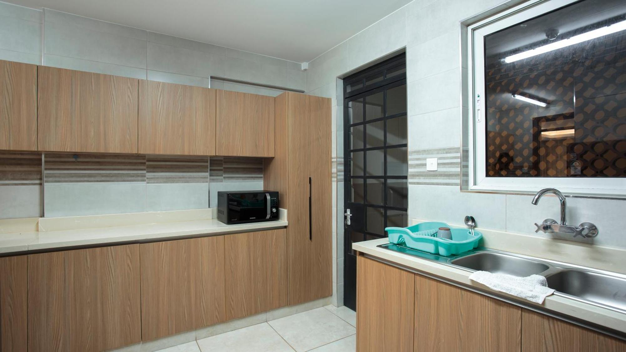 Shared In Three Bedrooms, Private Bathroom, Gym, Office Area, Kitchen, Wonderiss Westland Living Apartment Nairobi
