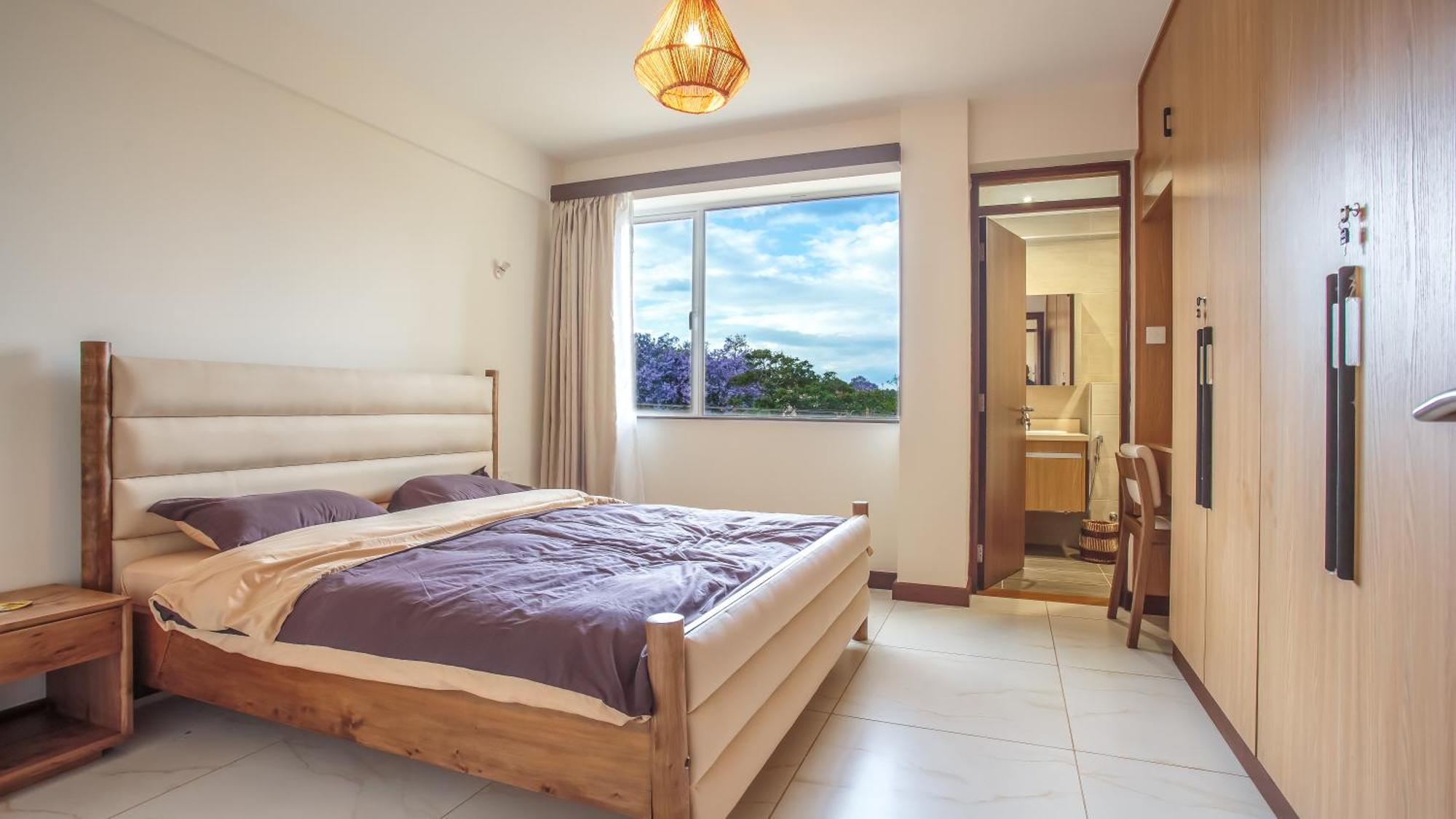 Shared In Three Bedrooms, Private Bathroom, Gym, Office Area, Kitchen, Wonderiss Westland Living Apartment
