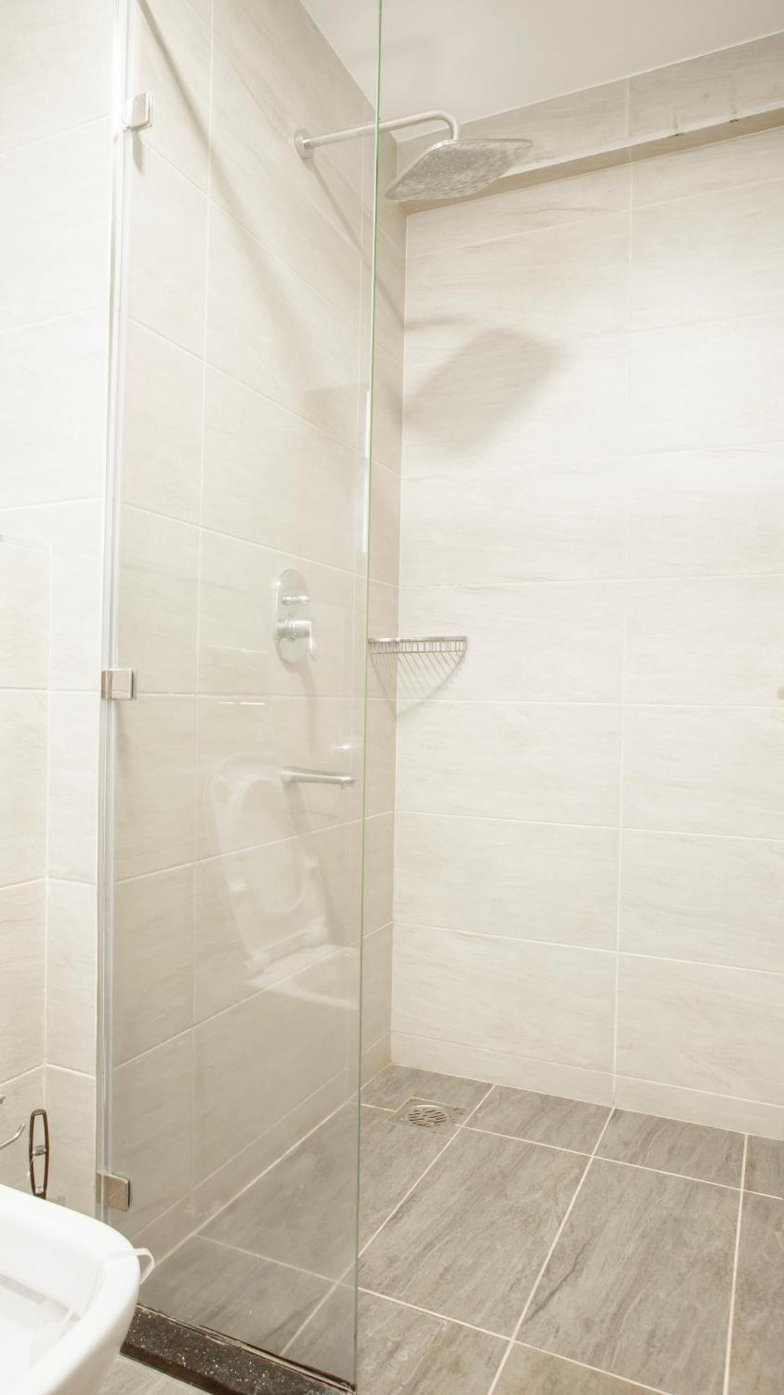 Apartment Shared In Three Bedrooms, Private Bathroom, Gym, Office Area, Kitchen, Wonderiss Westland Living *