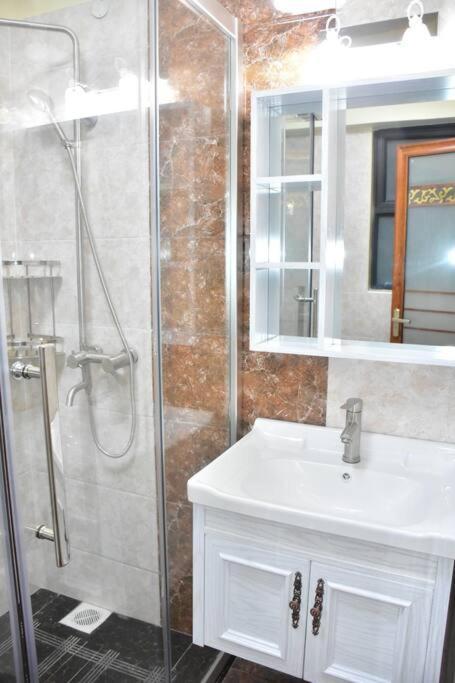 Apartment Wills House Three Bedroom Dsq In Kilimani Nairobi