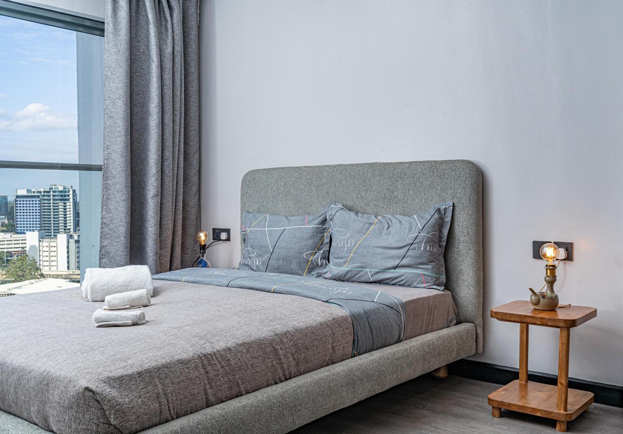 Apartment Escada & 2-bedroom, Rooftop Swimming Pool, Gym, Workspace, Wonderiss Homes Westland Living