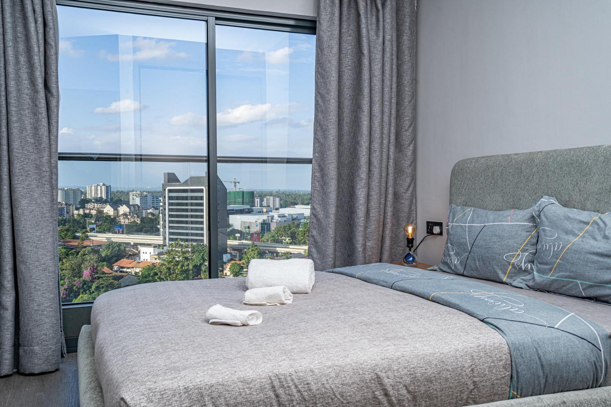 Apartment Escada & 2-bedroom, Rooftop Swimming Pool, Gym, Workspace, Wonderiss Homes Westland Living