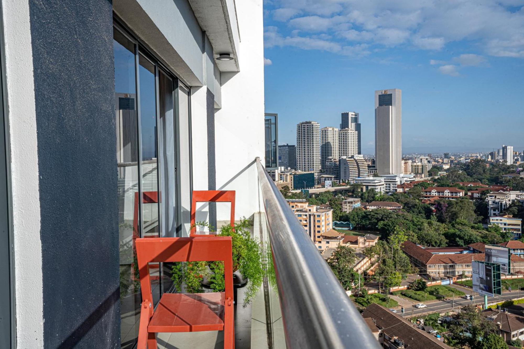 Escada & 2-bedroom, Rooftop Swimming Pool, Gym, Workspace, Wonderiss Homes Westland Living *