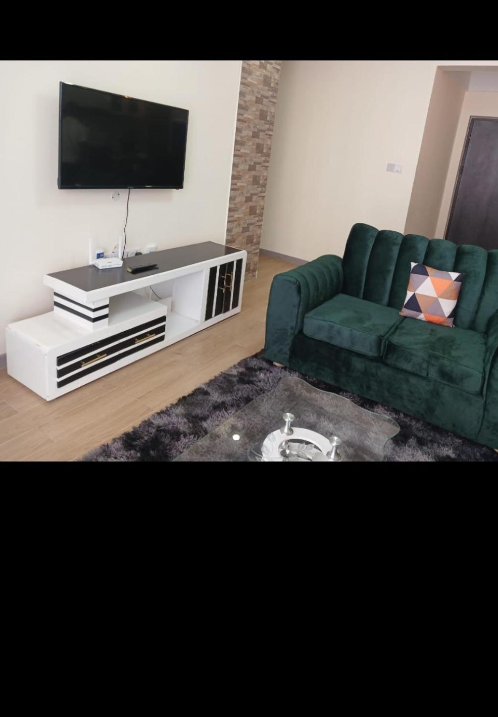 Siaya 2 * Nairobi