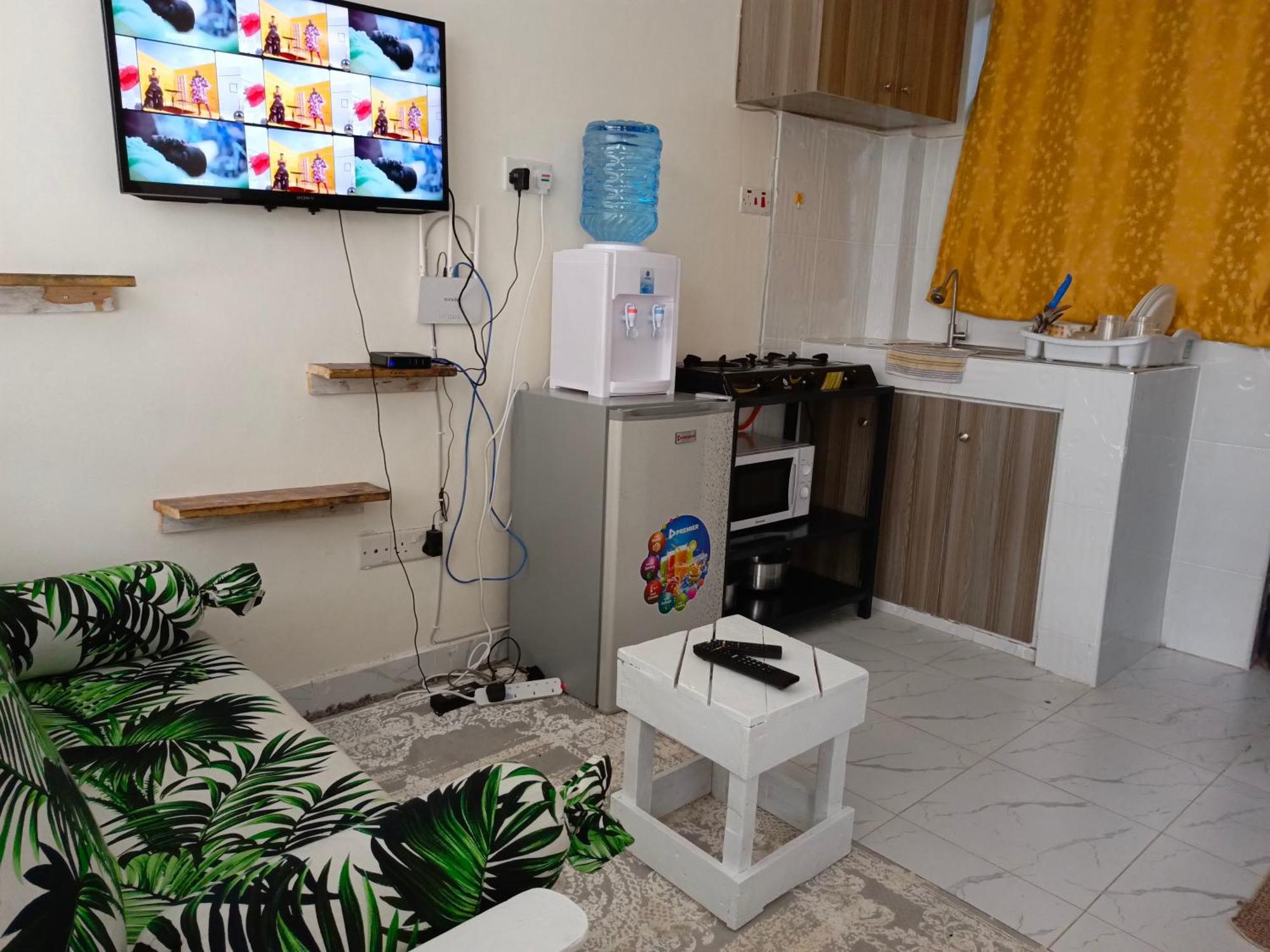 Almasi Aparthotel *