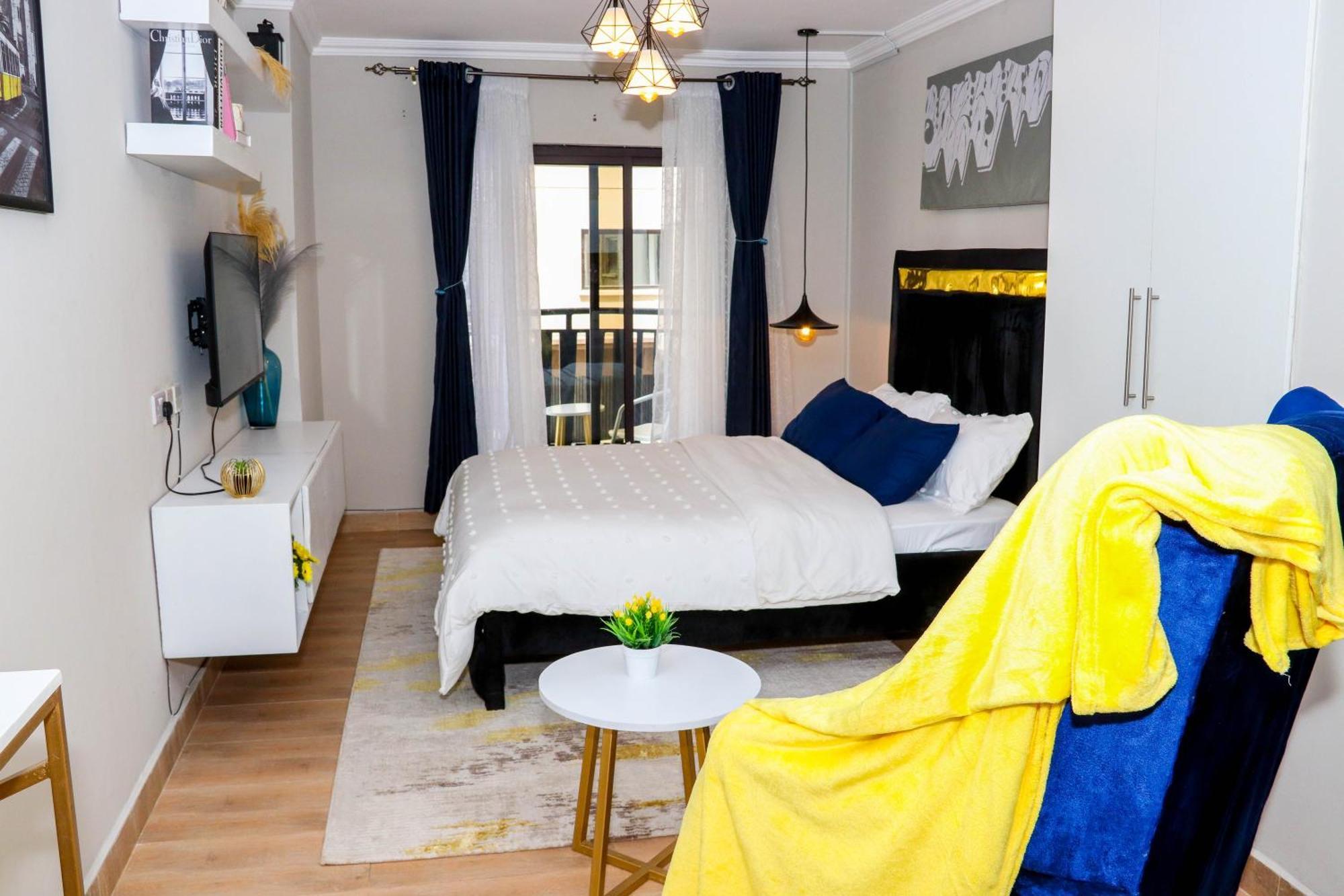 Pike Apartment *