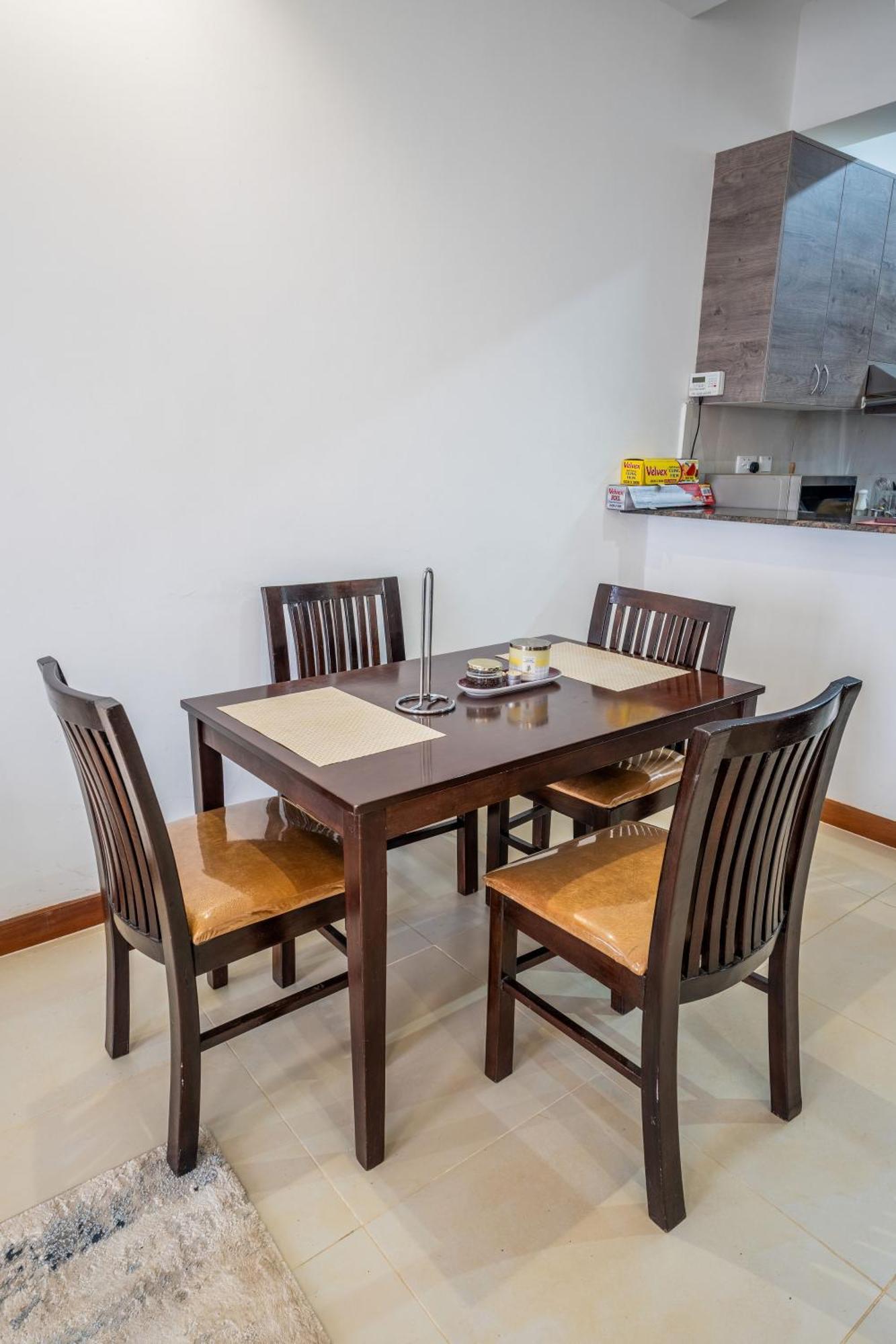 2bedroom With Balcony Views Aramis Apartment