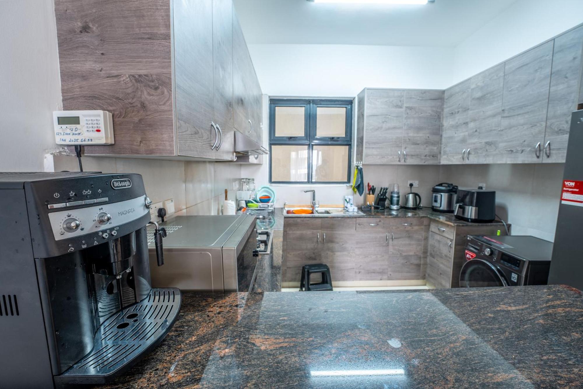 2bedroom With Balcony Views Aramis *