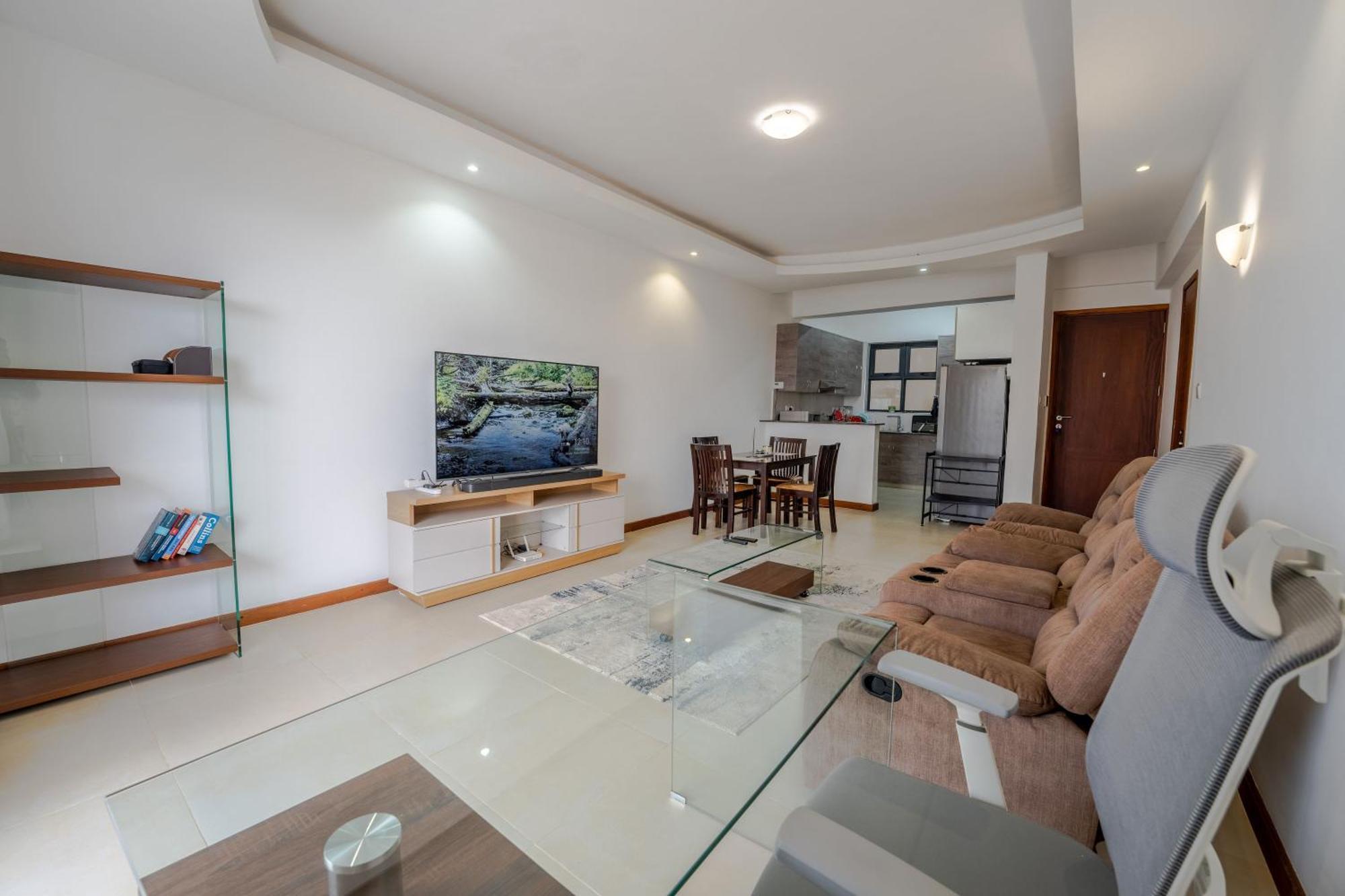 2bedroom With Balcony Views Aramis Apartment