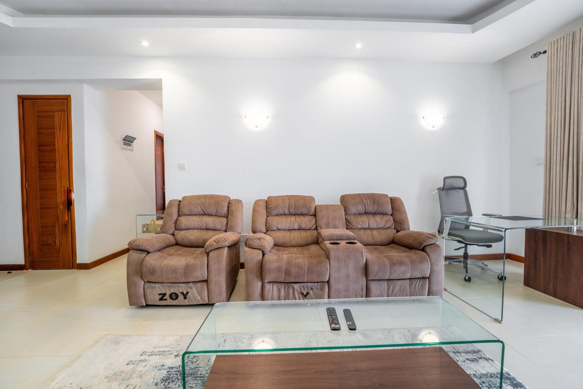2bedroom With Balcony Views Aramis Apartment *