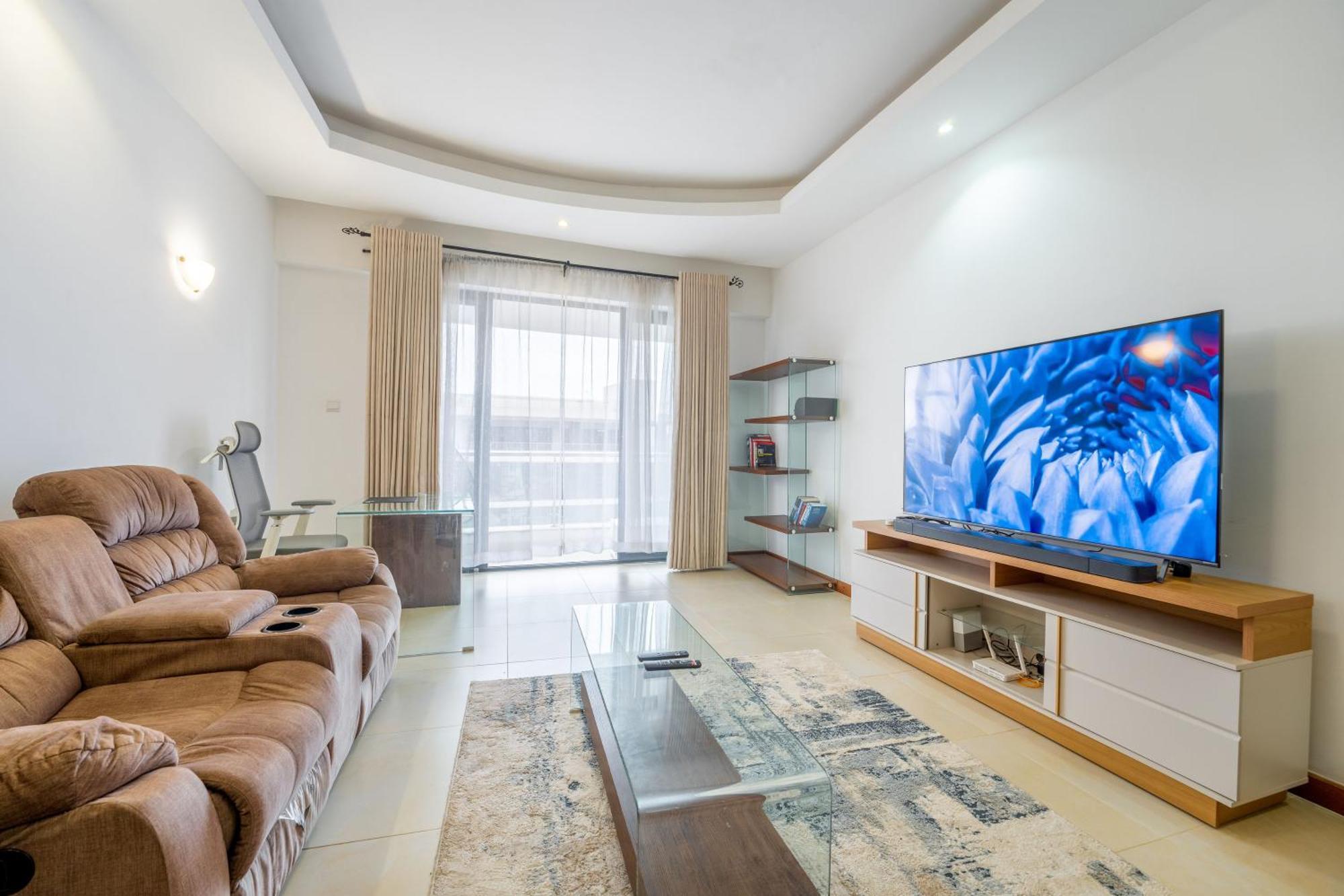 2bedroom With Balcony Views Aramis Apartment